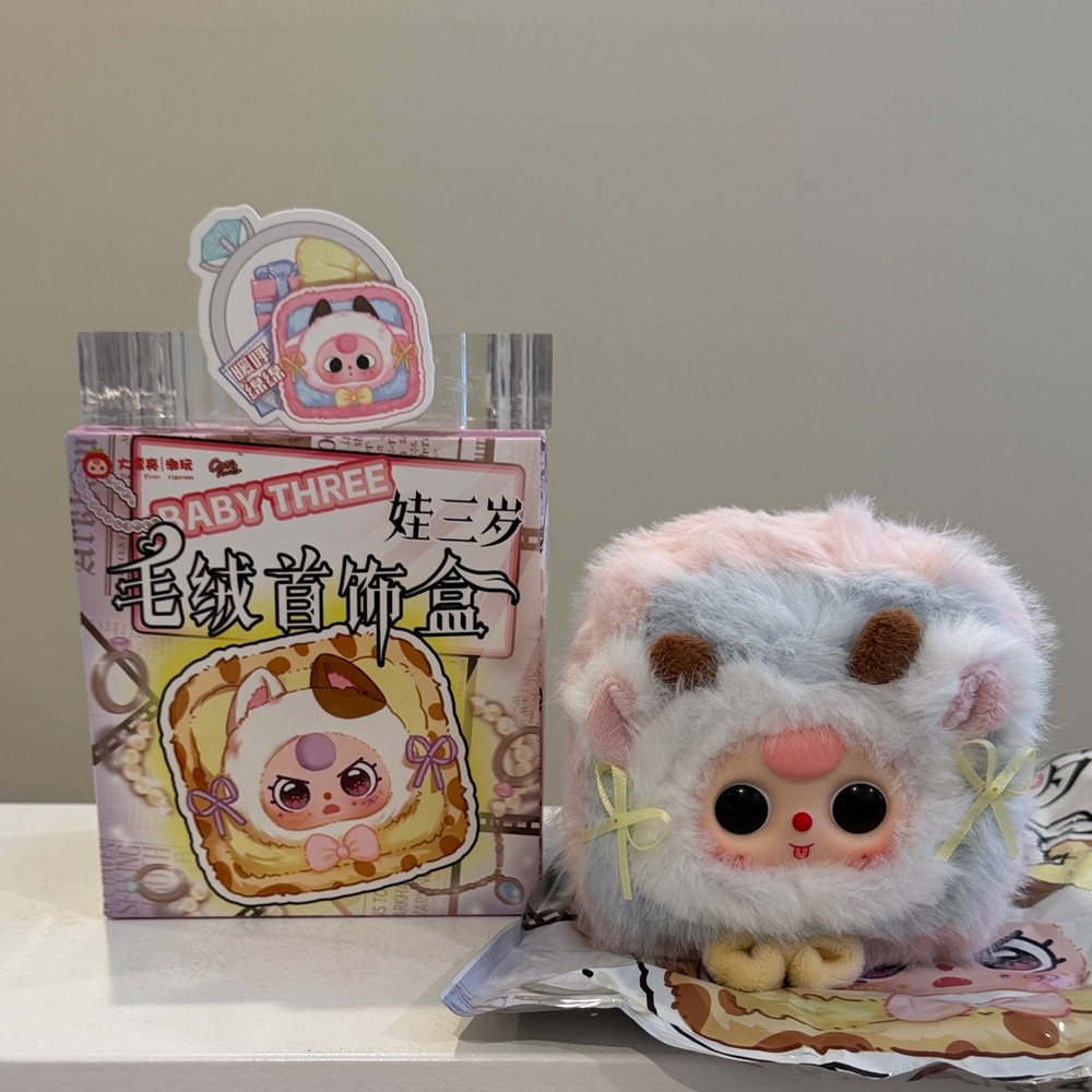 New Baby Three Plush Jewelry Box - WARM SHEEP with Boba Eyes